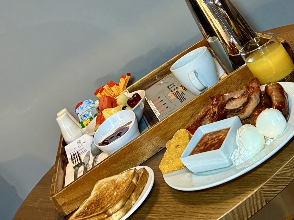 Titanic hotel Room Service 