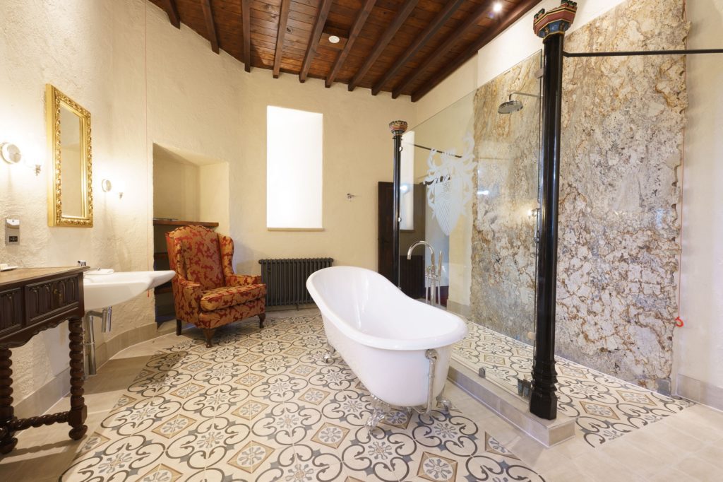 Thornbury Castle | Accessible Bathroom